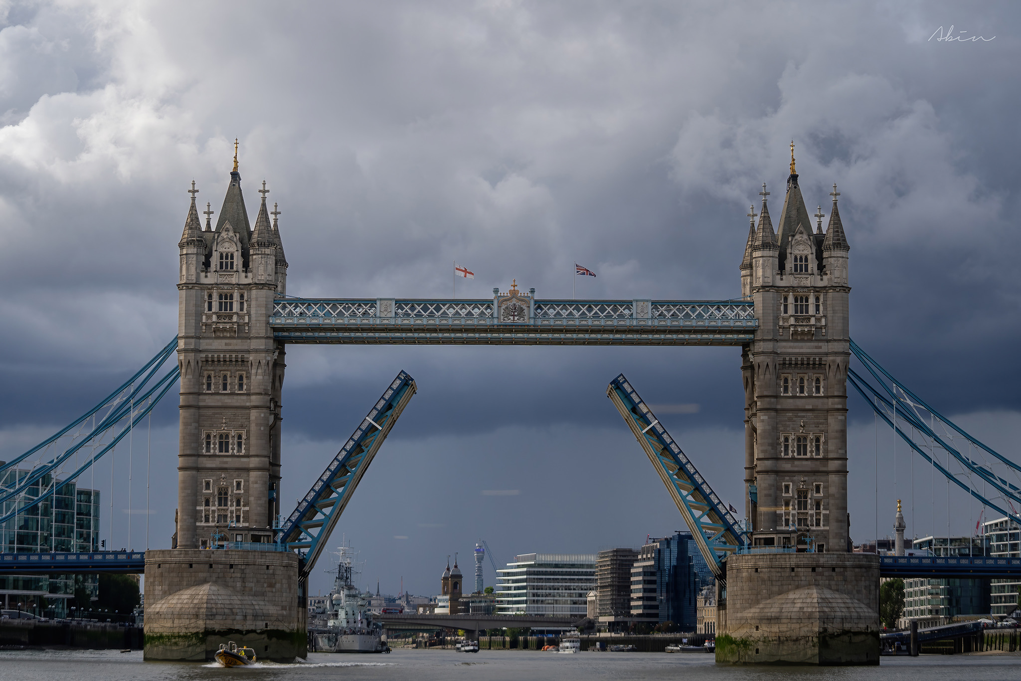 London Bridge